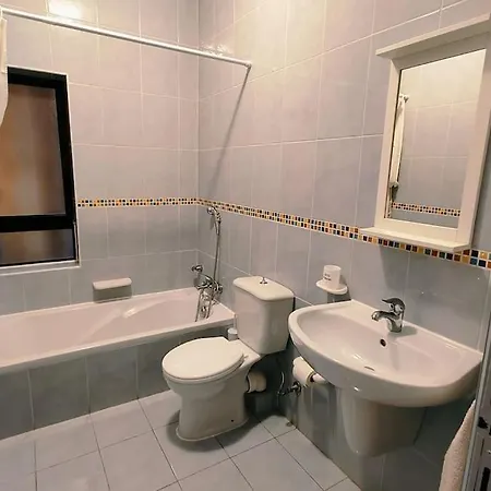 Cozy 3 Bedroom Close To The 公寓