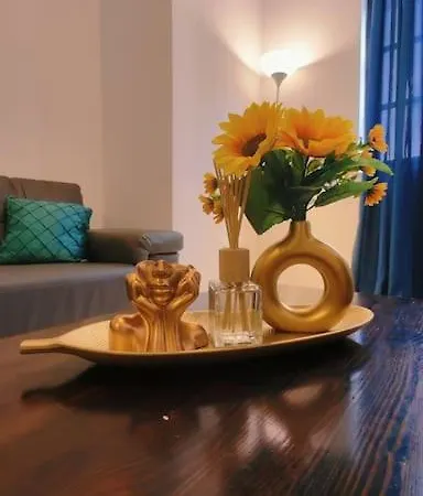 公寓 Cozy 3 Bedroom Close To The *