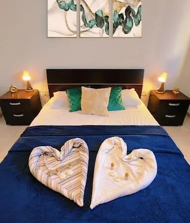 Cozy 3 Bedroom Close To The 公寓