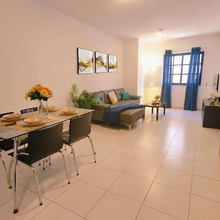 公寓 Cozy 3 Bedroom Close To The *